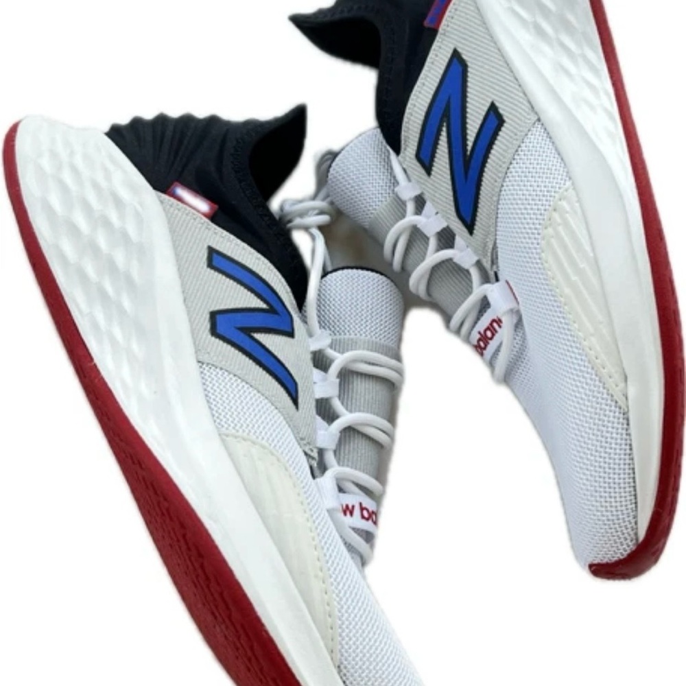 New Balance men's size 10 D White, Red, Blue, Black Fresh Foam Roav NWOT